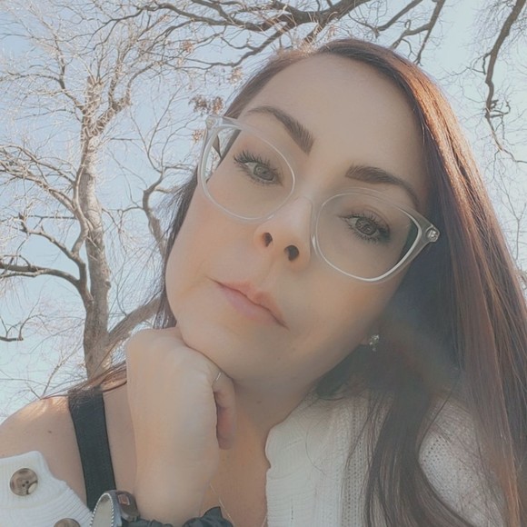 Meet your Posher, Nicolette - Picture 1 of 1